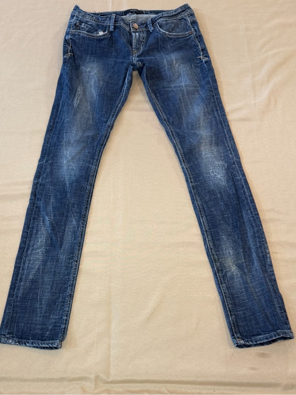 Slim Straight Women’s Jeans in Washed Blue